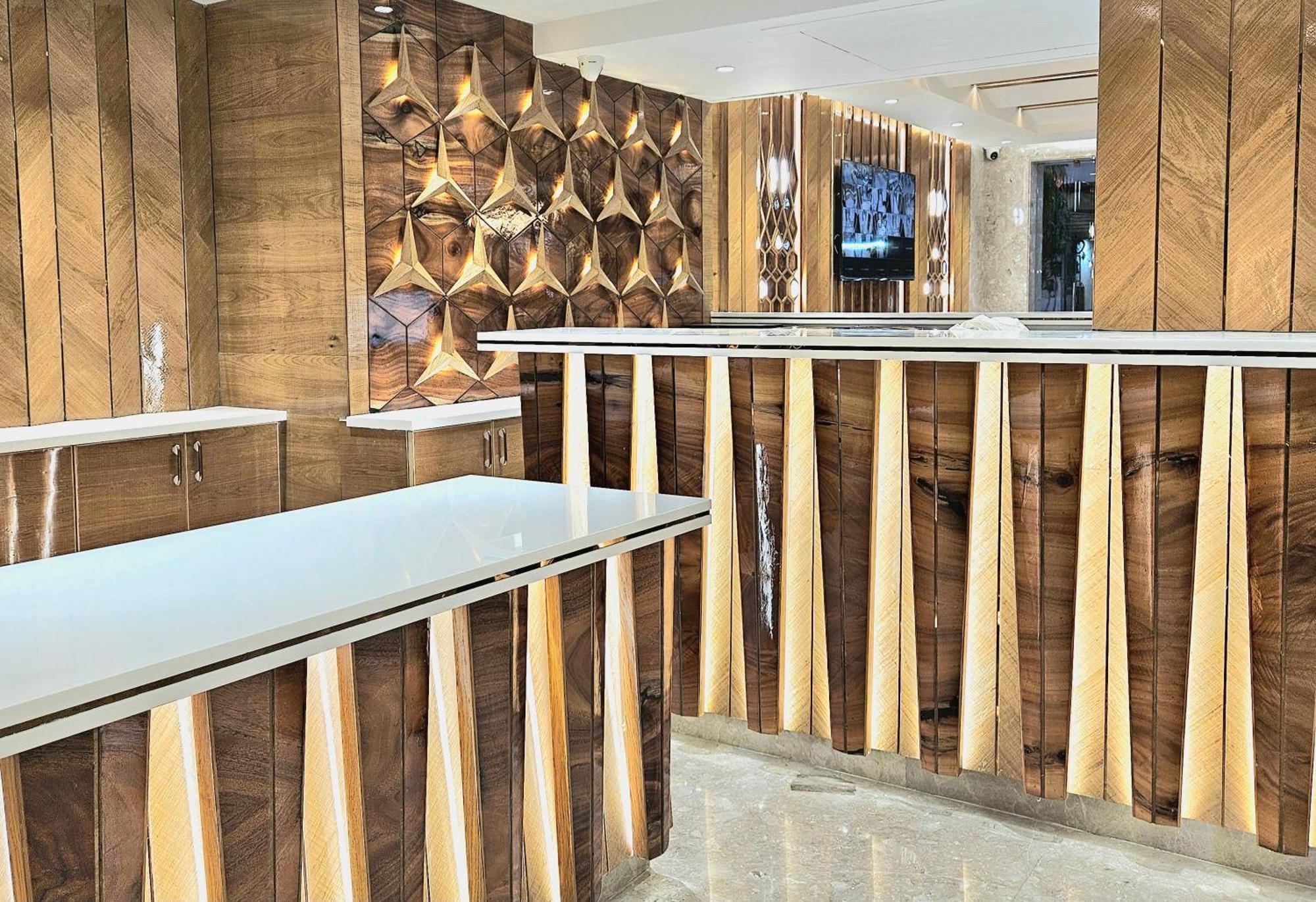Hotel The Vanson Pride Delhi 4*