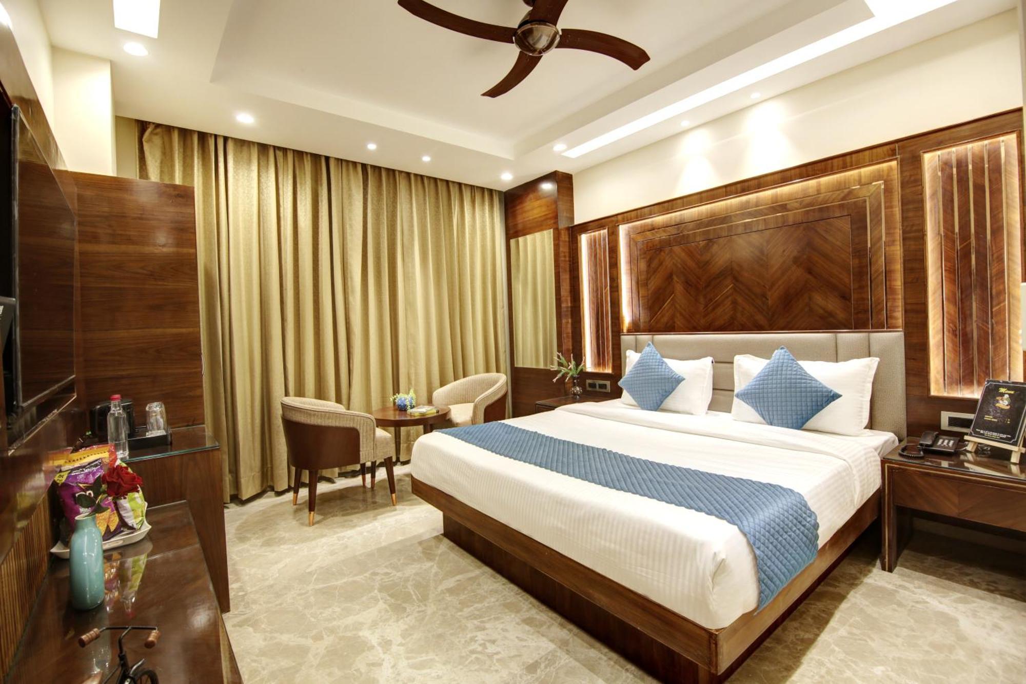 Hotel The Vanson Pride Delhi 4*