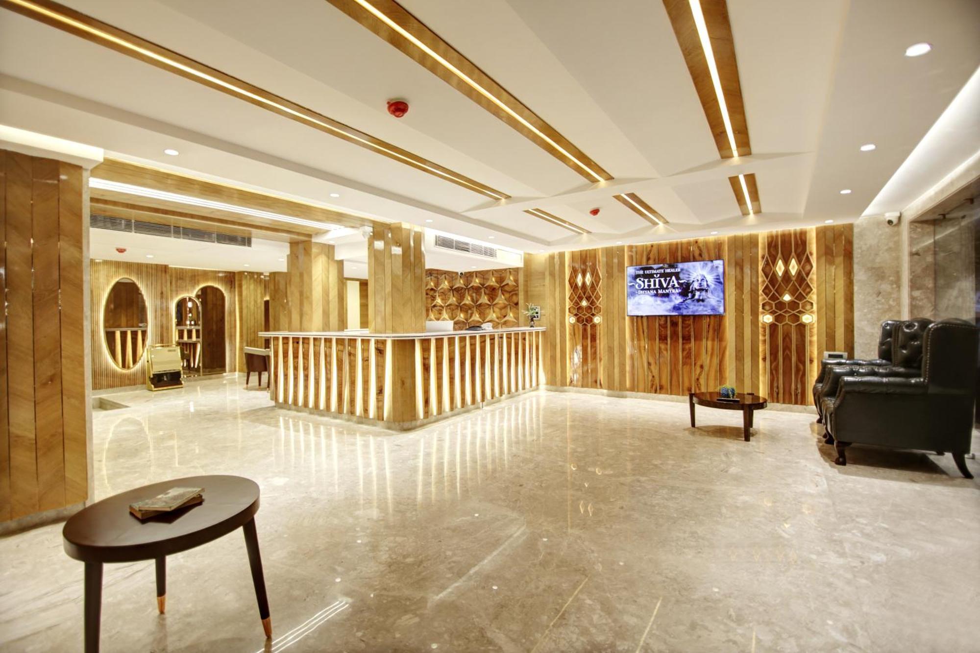 Hotel The Vanson Pride Delhi 4*