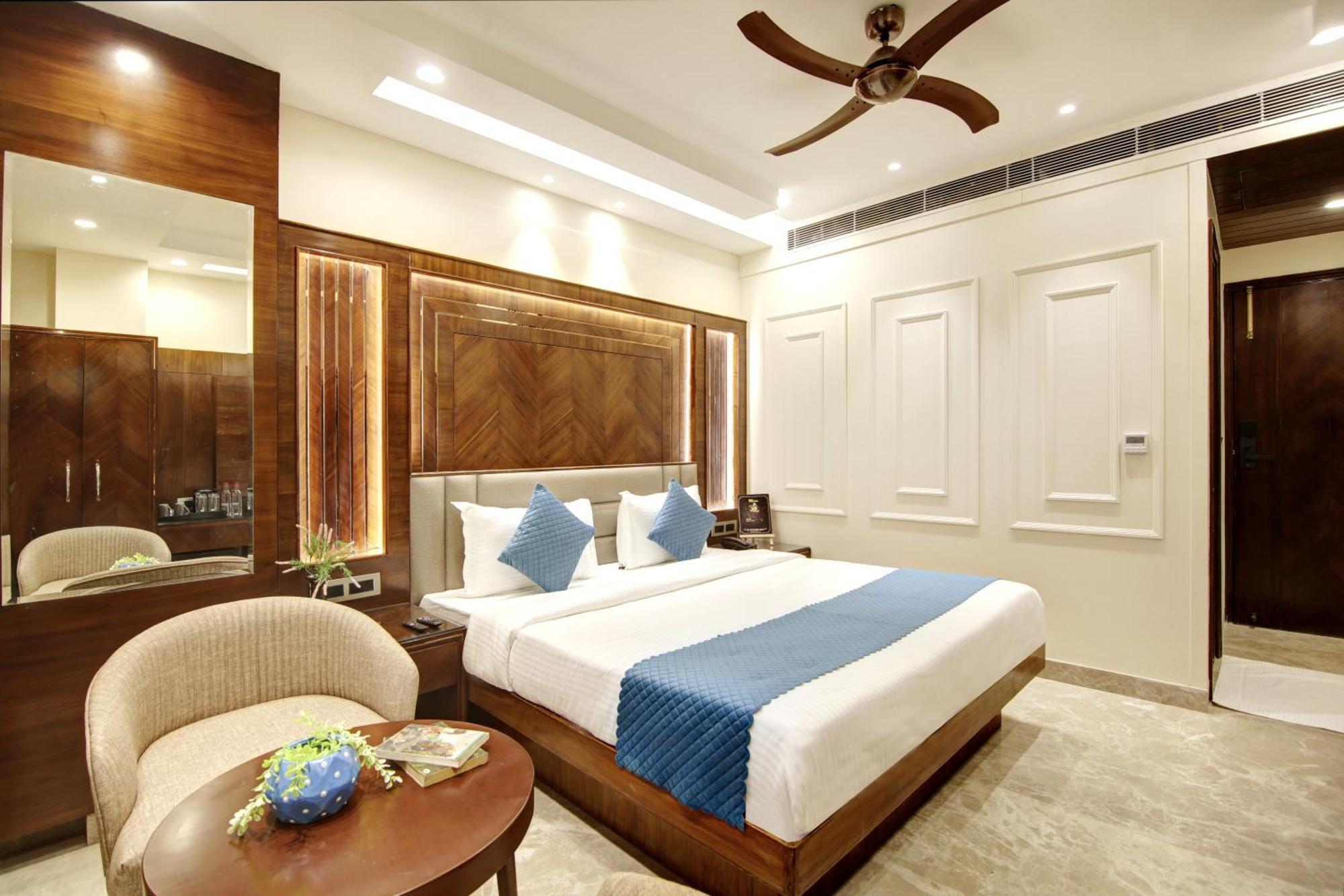 The Vanson Pride Delhi Hotel 4*