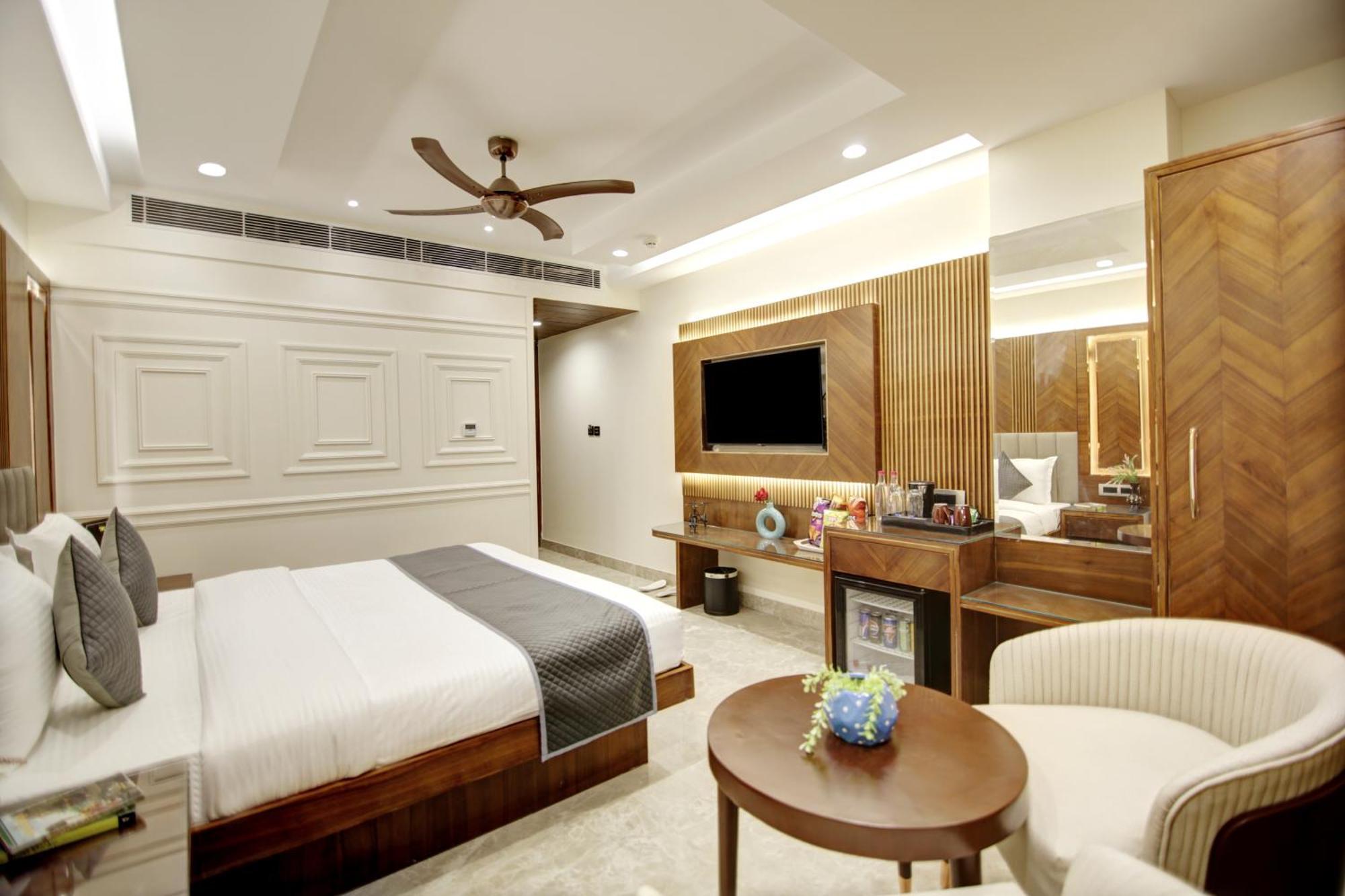 The Vanson Pride Delhi Hotel
