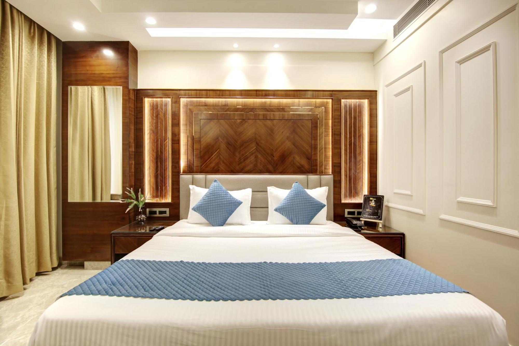 Hotel The Vanson Pride Delhi 4*